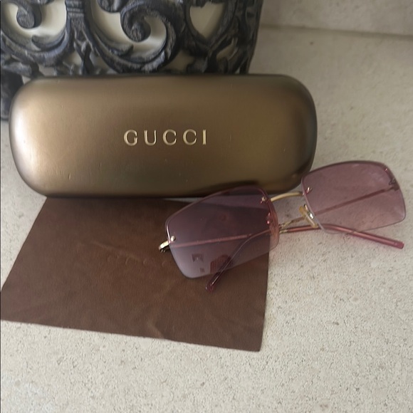 Gucci Pink and Gold Sunglasses with Elegant Case - Picture 1 of 7